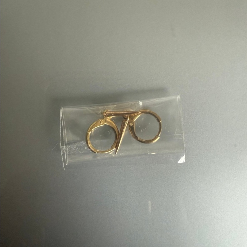 NWOT dainty gold dangle spike earrings